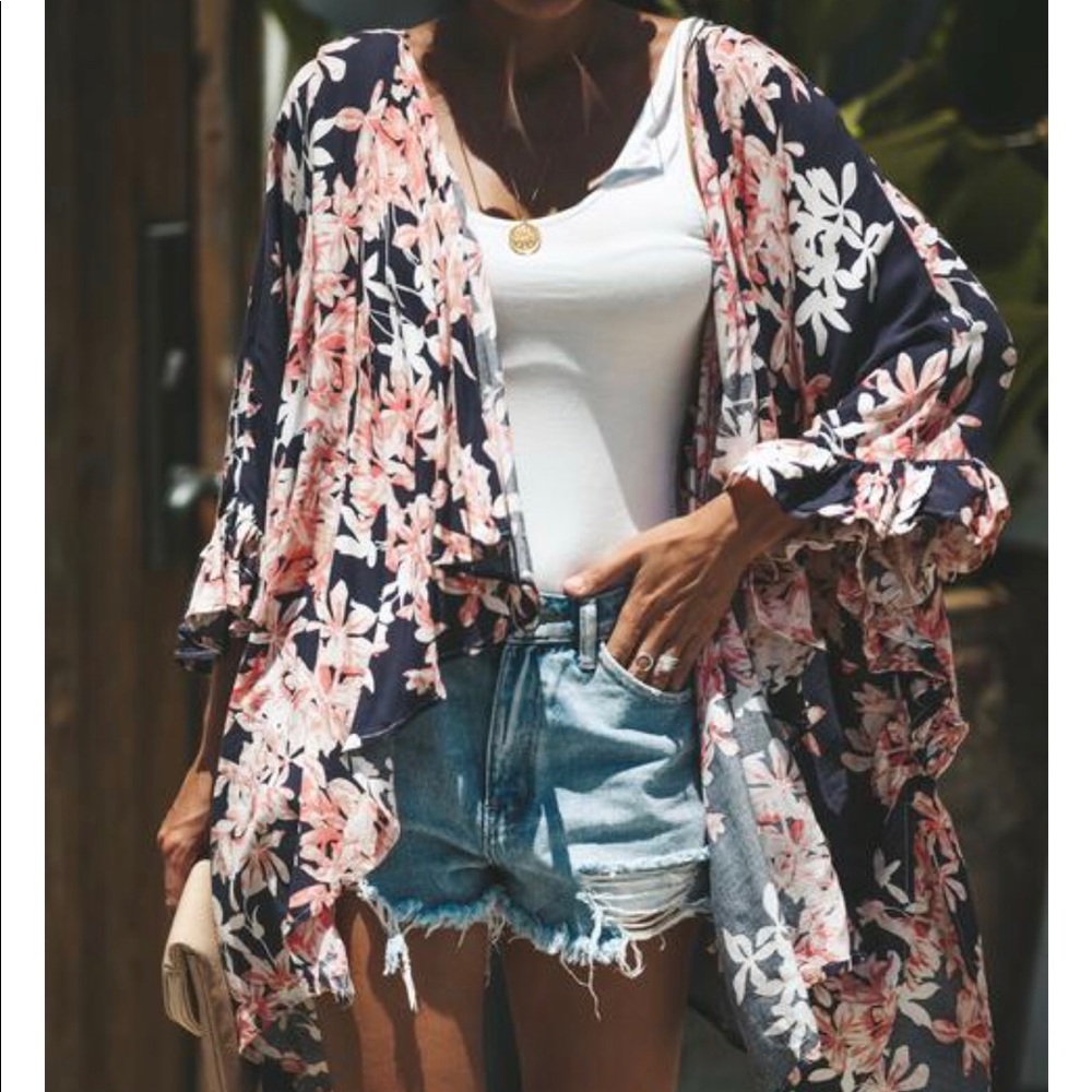 Vici NWT Fair Trade Floral Ruffle Kimono - Picture 1 of 4